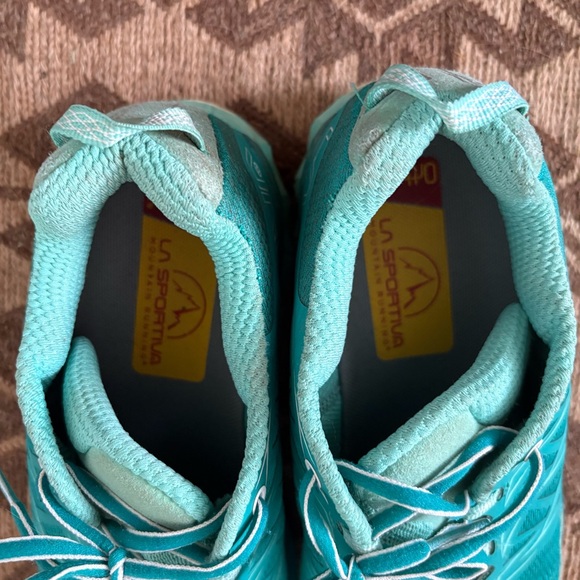 La Sportiva Women's Teal Athletic Shoes - Picture 7 of 8